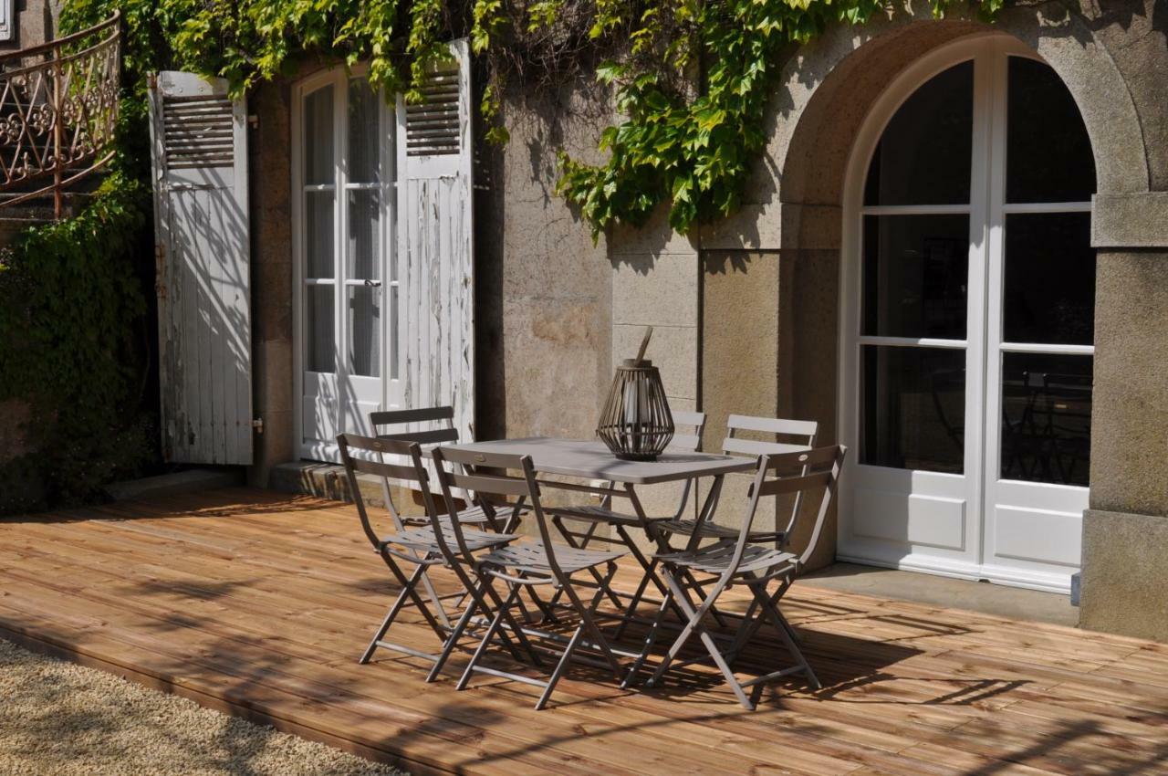 Au Rez De Jardin Hotel Cholet Eksteriør billede