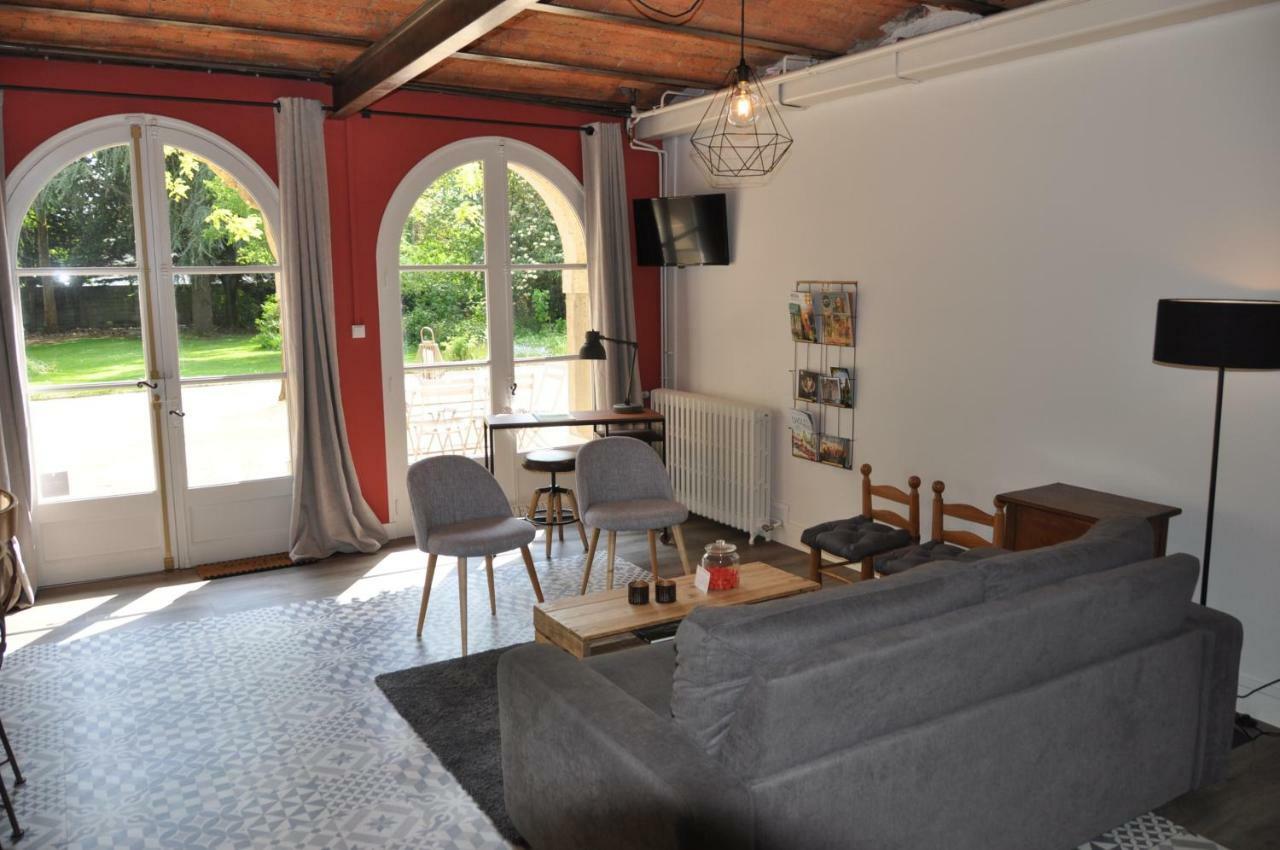 Au Rez De Jardin Hotel Cholet Eksteriør billede