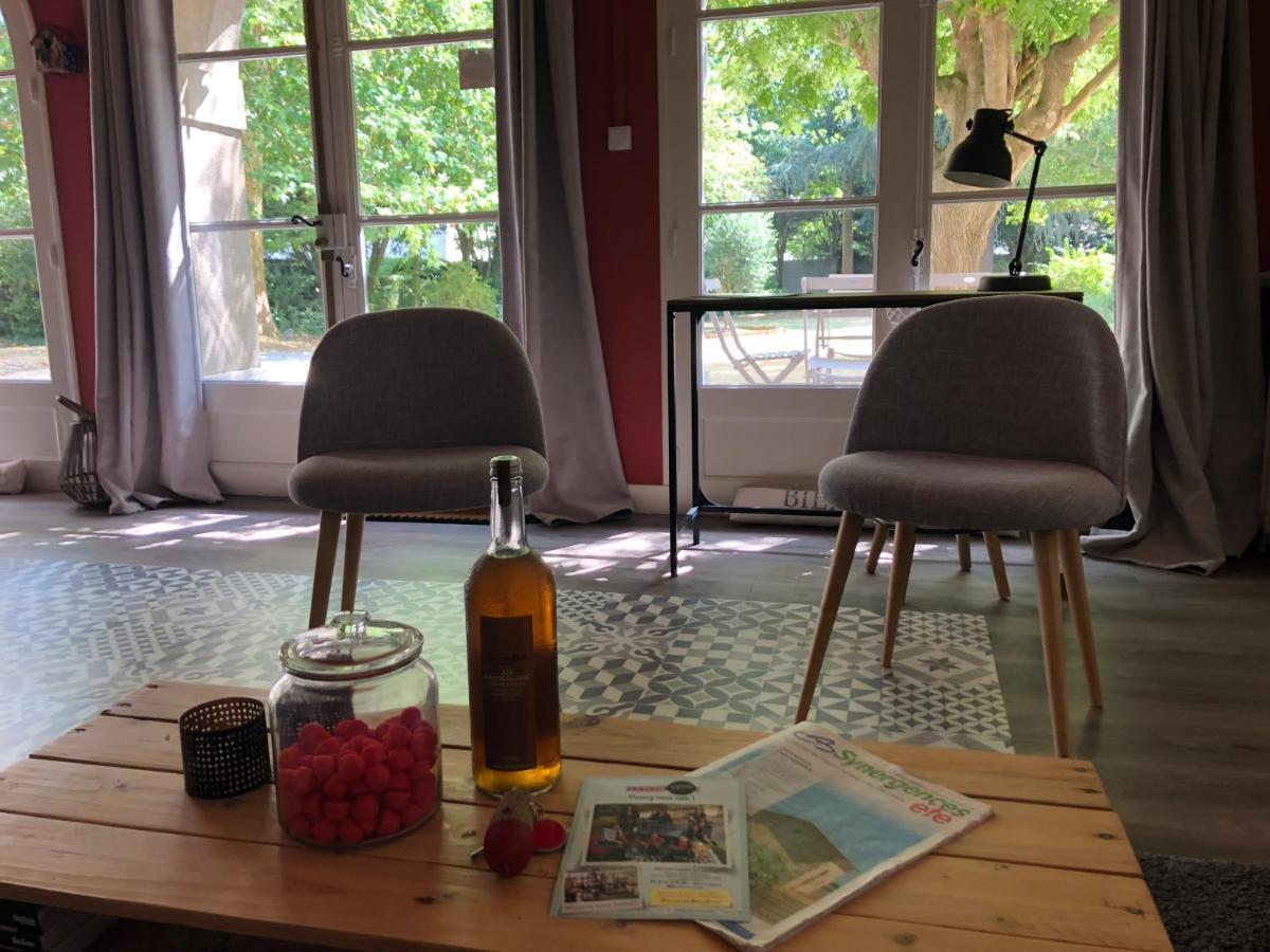 Au Rez De Jardin Hotel Cholet Eksteriør billede